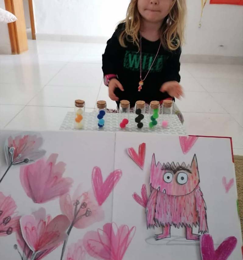 Amar Espacio Ecoeducativo niña realizando dibujo